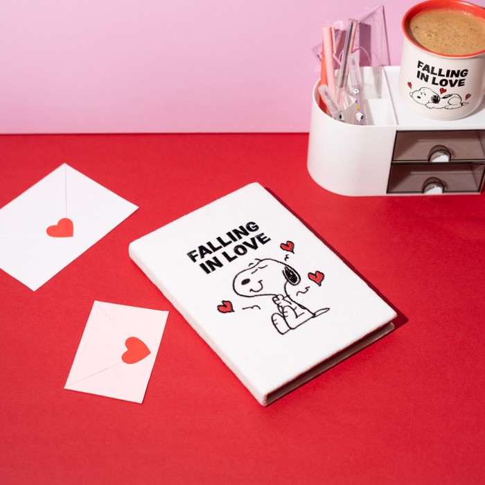 Τετράδιο με Υφή Βελούδου A5/15X21 με 96 φύλλα SNOOPY Love Season