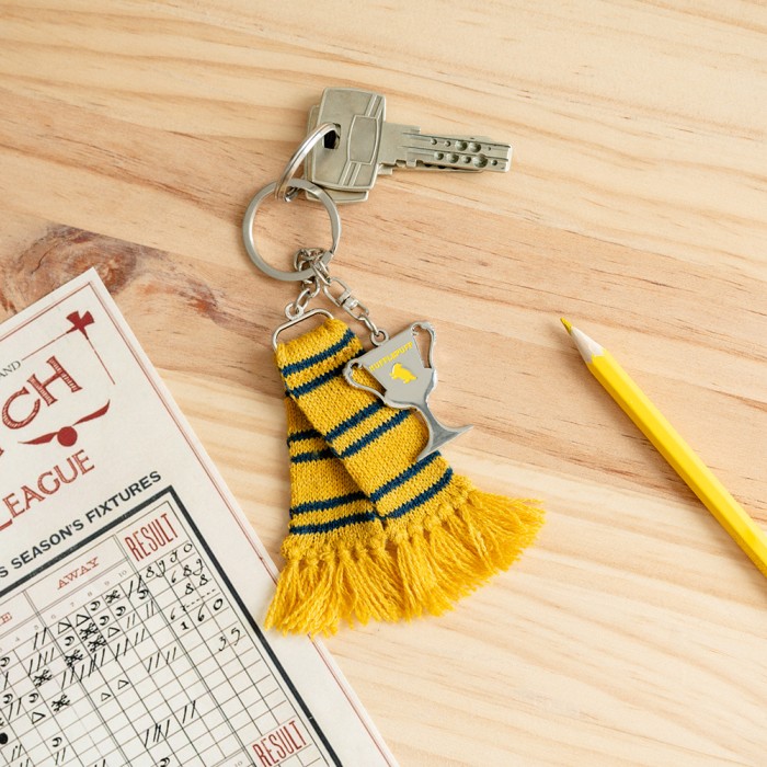 Μπρελόκ 12εκ με Κασκόλ HARRY POTTER Hufflepuff