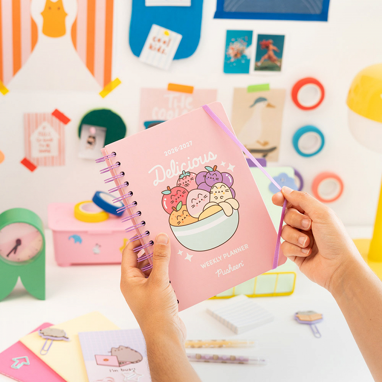 Hardcover Wire-O School Week to View Agenda 12 Months 2026/2027 15X21cm PUSHEEN Moments