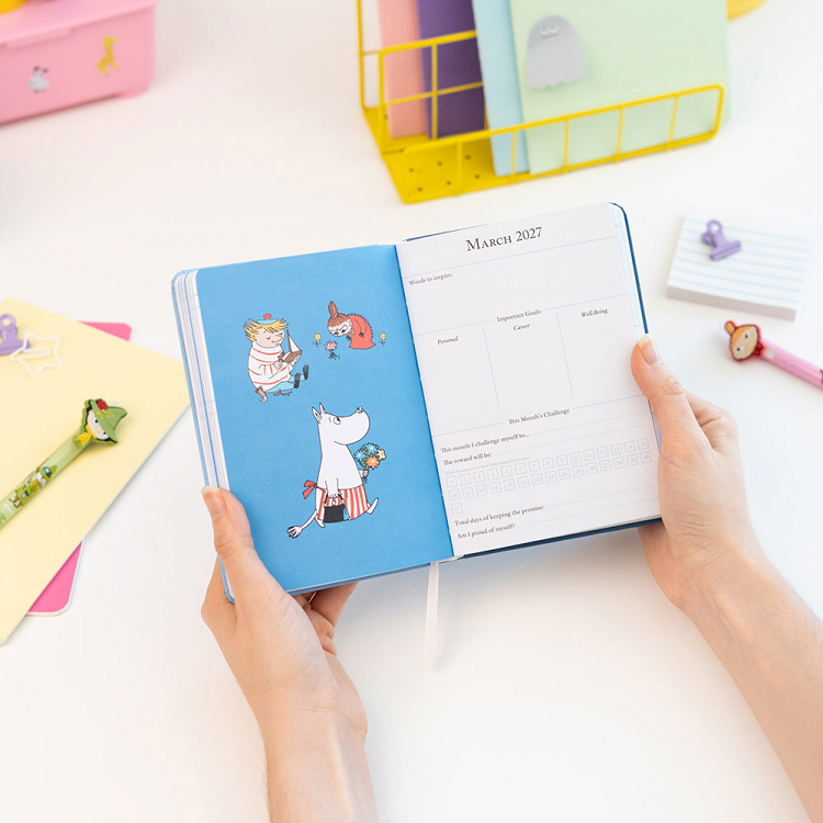 Hardcover School Weekly Agenda 17 Months 2026/2027 11x15,5cm MOOMIN