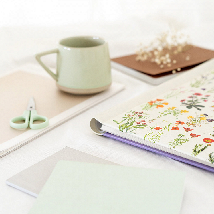 Photo Album 24X32cm with 30 Self-adhesive Sheets WILD FLOWERS