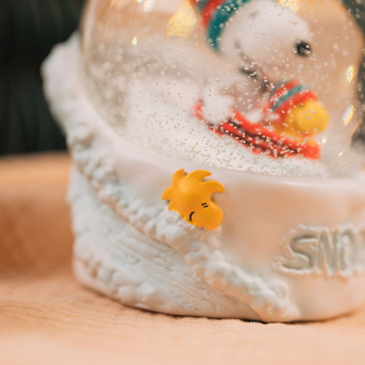 Snow Globe SNOOPY