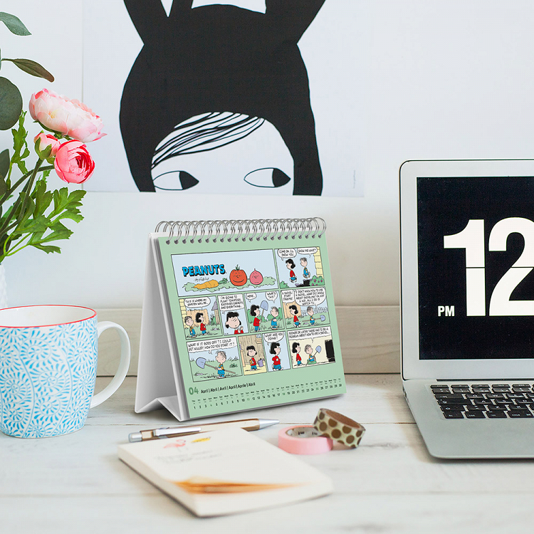 Deluxe Desk Calendar 2027 SNOOPY