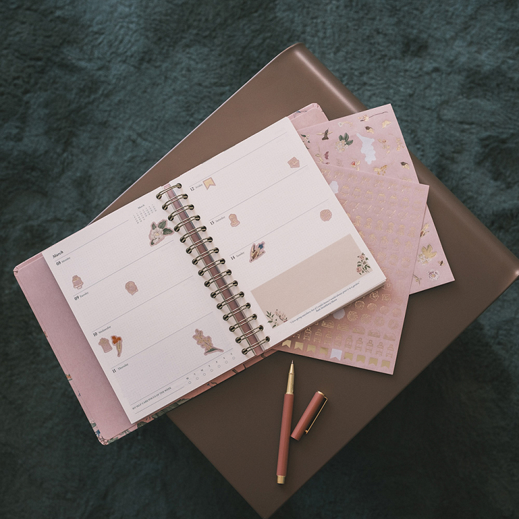 Premium Weekly Diary 2026/2027 17 Months 16.5x20cm IDOLE SEASONAL FLOWERS by Kokonote