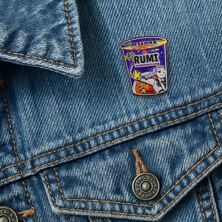 Badge K-POP DEMON HUNTERS Noodle Cup Rumi Superstar Flavor
