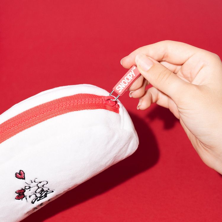 Plush Pencil Case SNOOPY Love Season