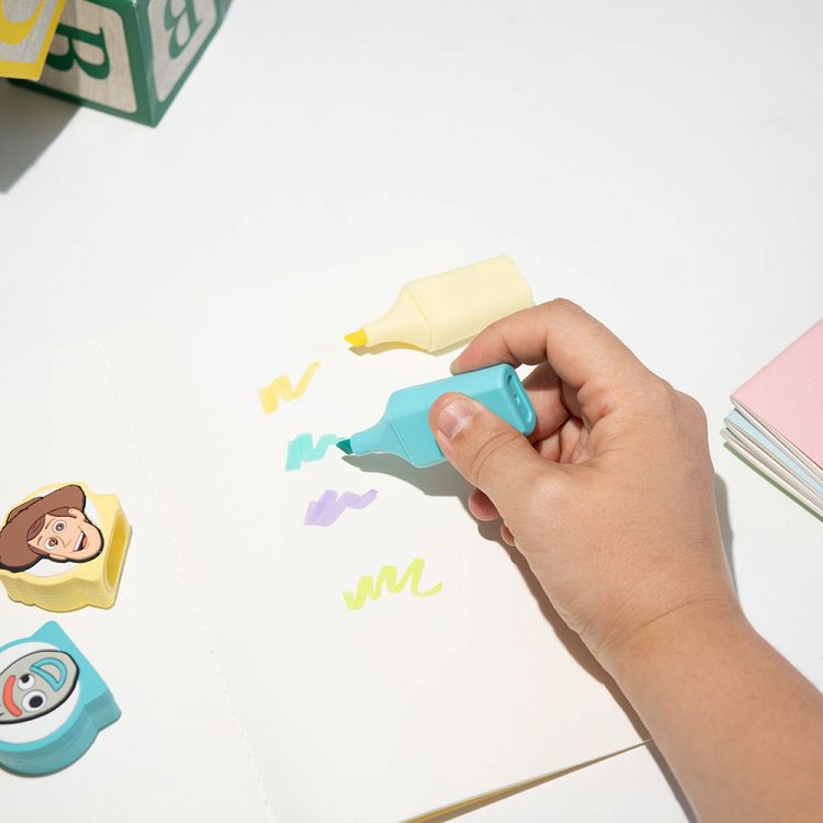 Set of 4 Highlighters with 3D Topper DISNEY PIXAR TOY STORY