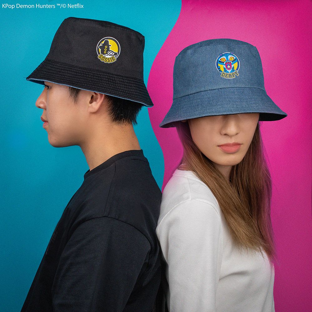 Καπέλο Bucket K-POP DEMON HUNTERS Derpy & Sussie (60cm)