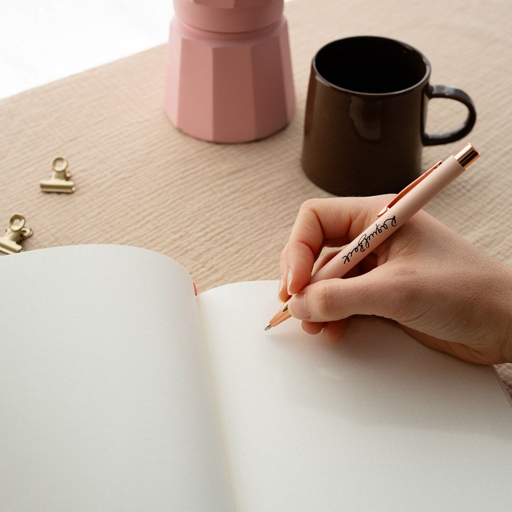 Premium Notebook A5 with 96sh of 100gr and Pen RAQUEL BECK